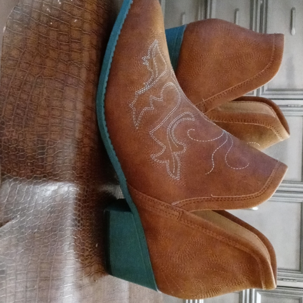 Oli jolimall women's size9 booties